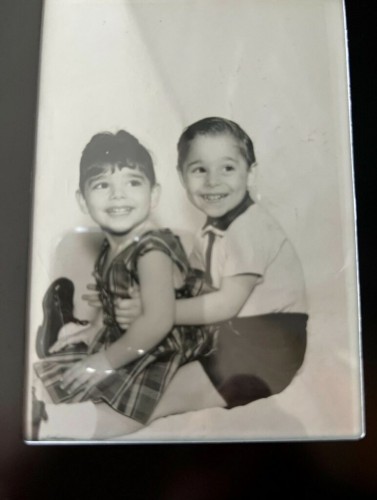 cheryl-and-her-brother-773×1024 ឈីរីល និង ប្អូន ប្រុស របស់ នាង វីនសិន